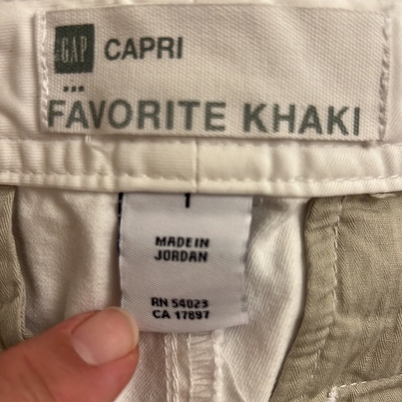 Gap junior ladies capris - Picture 3 of 5